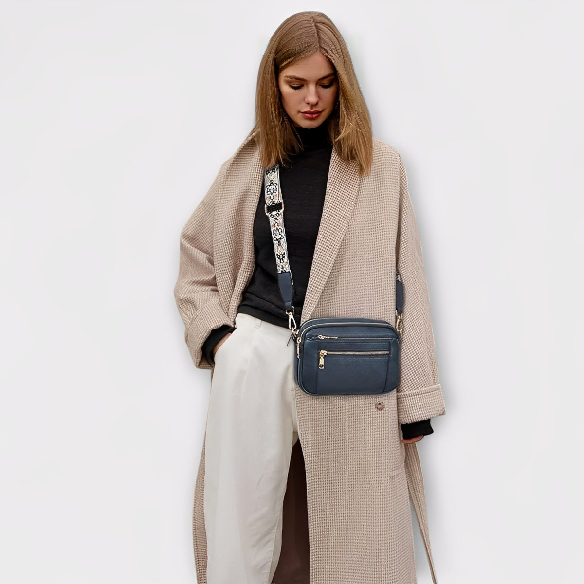 Mira - elegant läderaxelväska