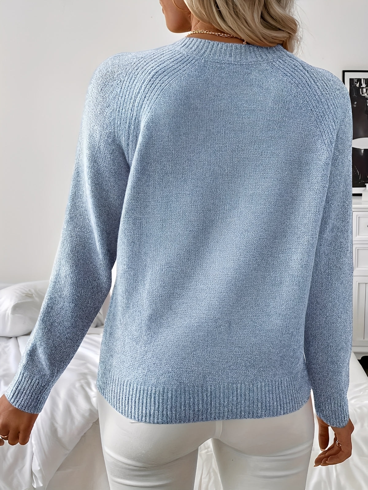 Maja - elegant stickad tröja med pärldetaljer