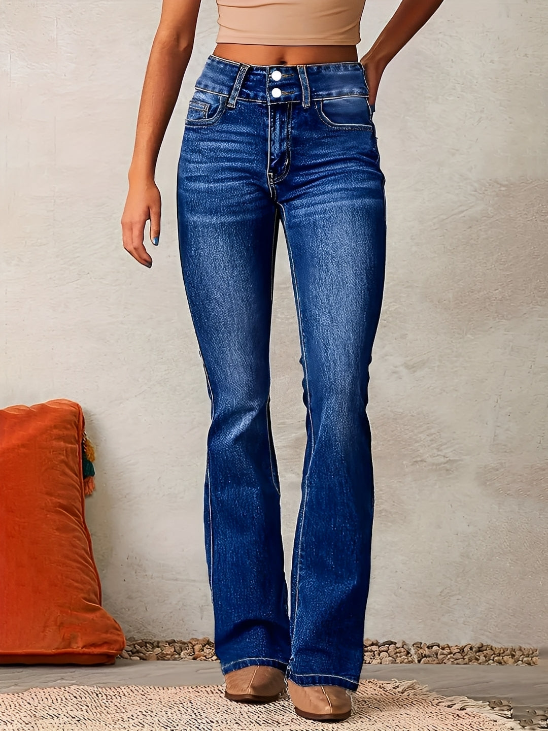 Anora - utsvängda jeans med hög midja