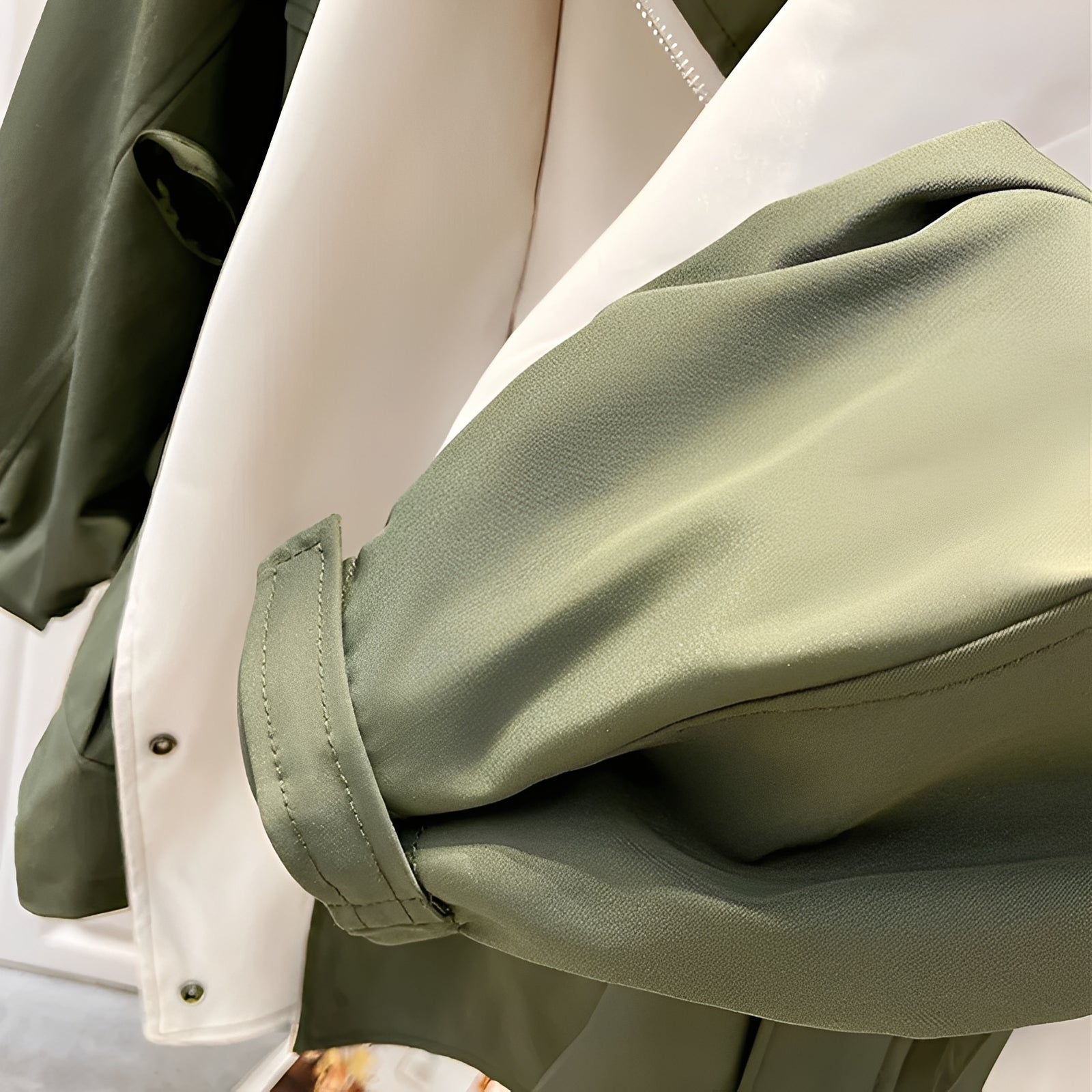 Beate - stilren vattenavvisande trenchcoat