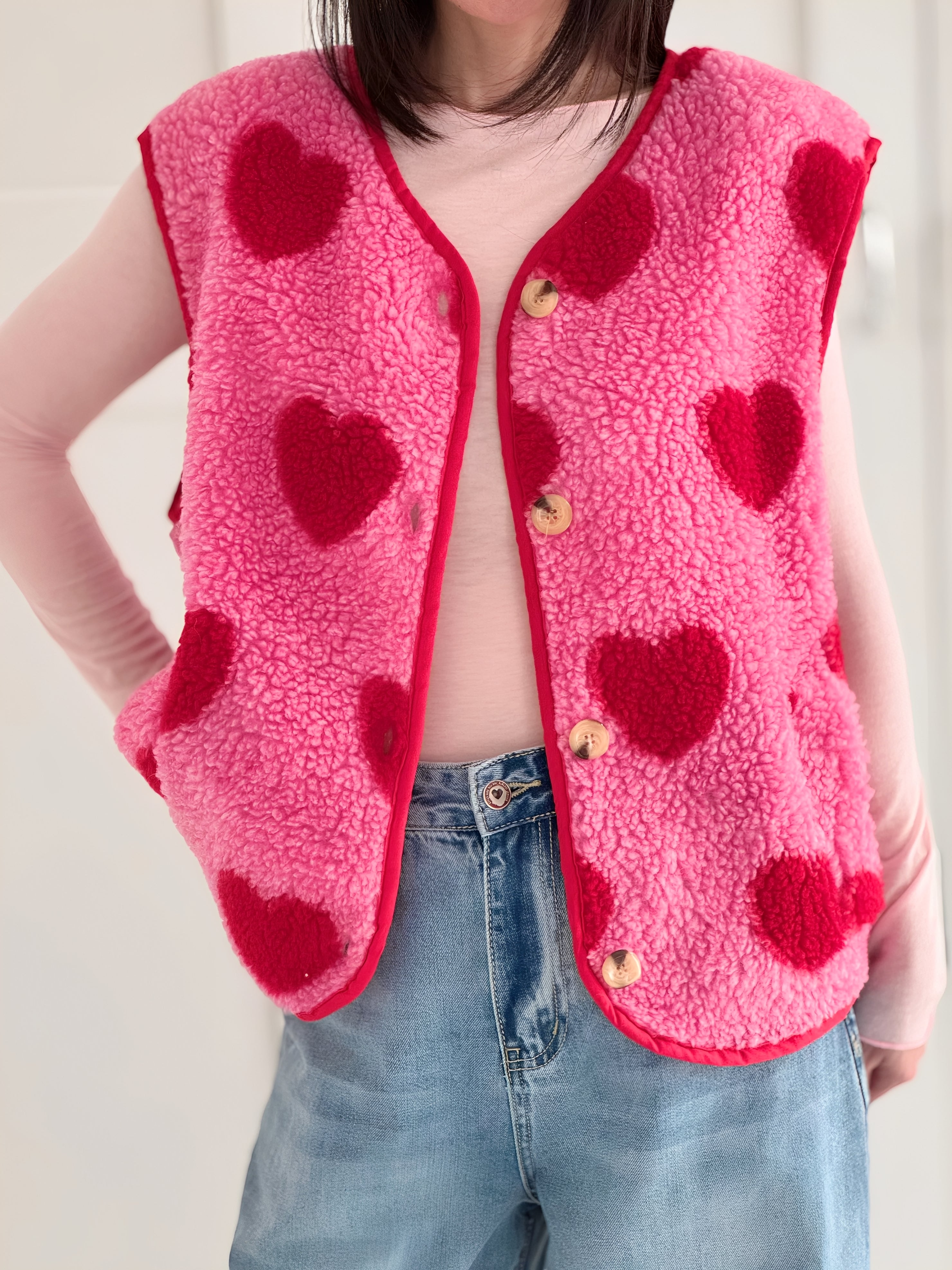 Teddyväst med hjärtan, rosa–röd