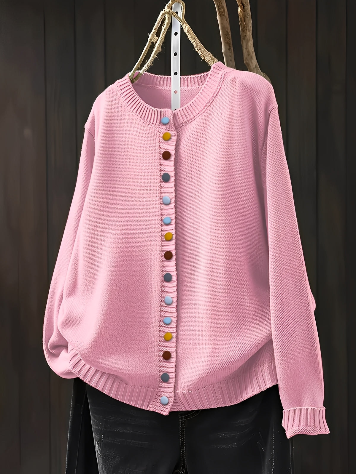 Lena – bekväm och stilfull kofta med dekorativa knappar