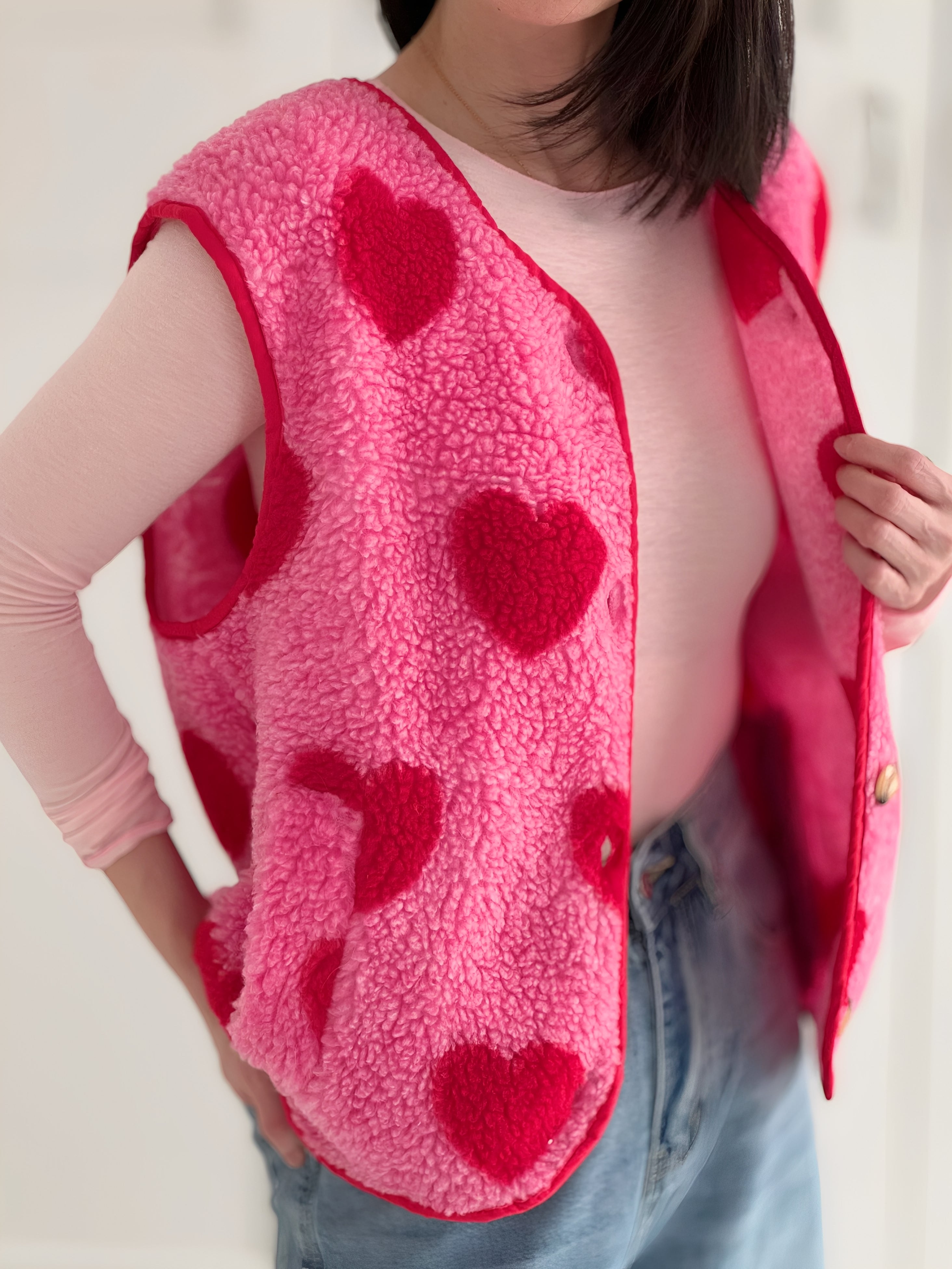 Teddyväst med hjärtan, rosa–röd