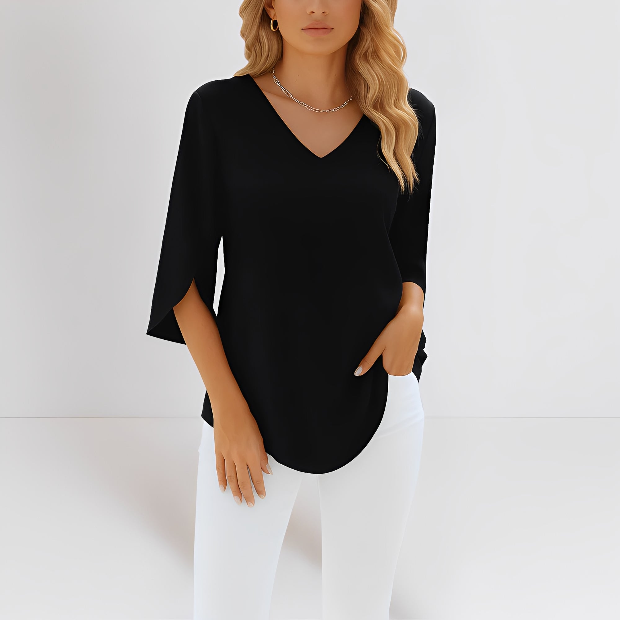 Mira - elegant blus med V-ringning