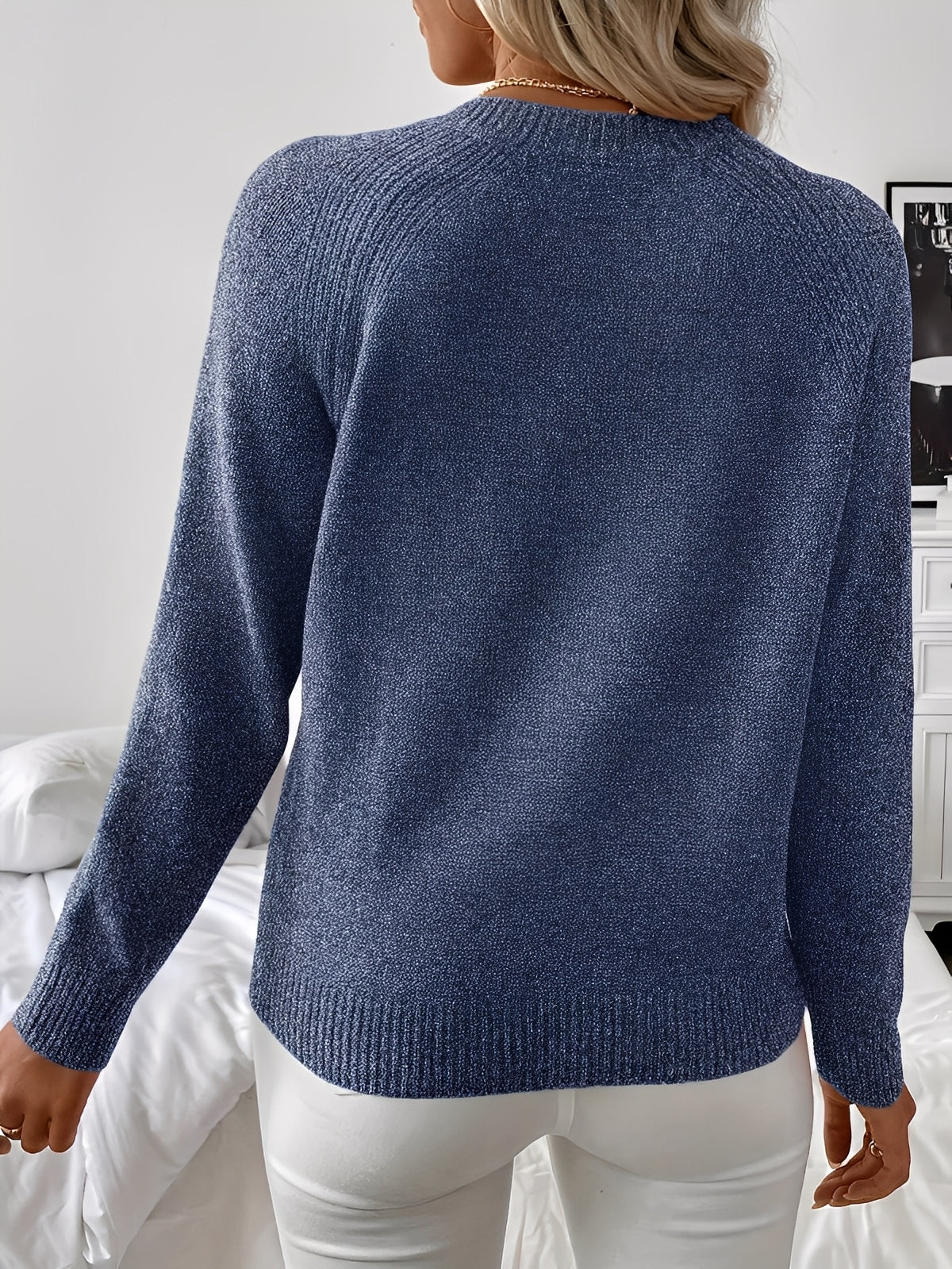 Maja - elegant stickad tröja med pärldetaljer