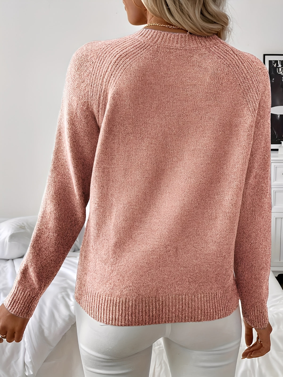 Maja - elegant stickad tröja med pärldetaljer