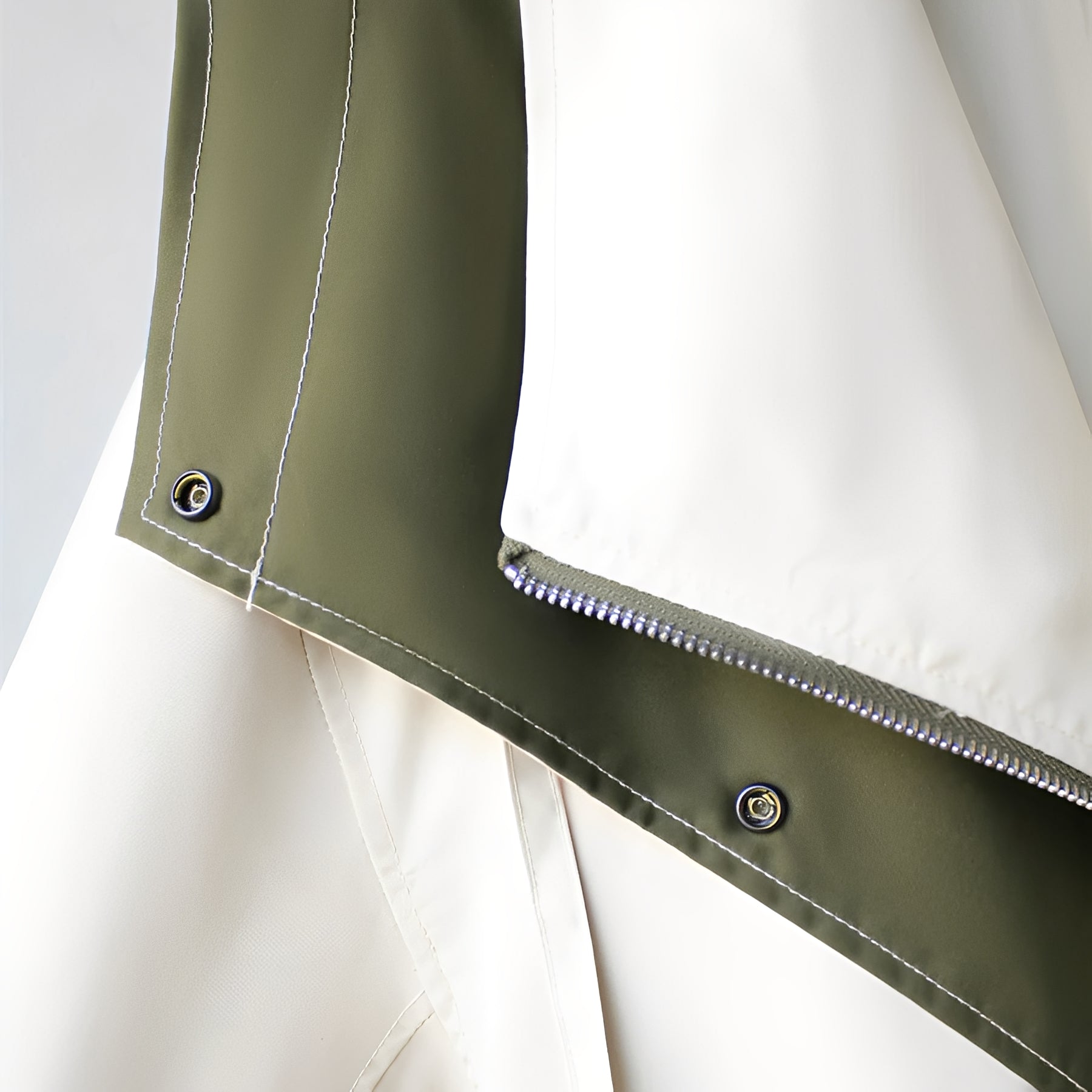 Beate - stilren vattenavvisande trenchcoat